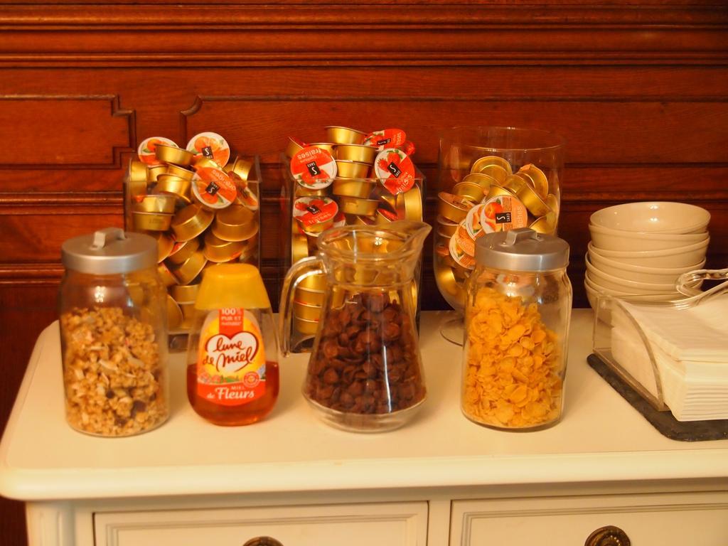 Hotel Emma Calve Millau Luaran gambar