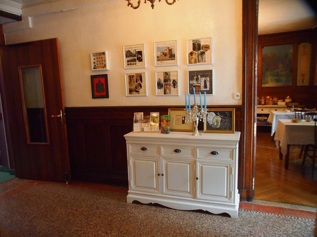 Hotel Emma Calve Millau Luaran gambar