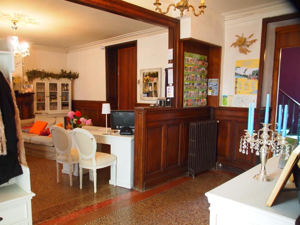 Hotel Emma Calve Millau Luaran gambar