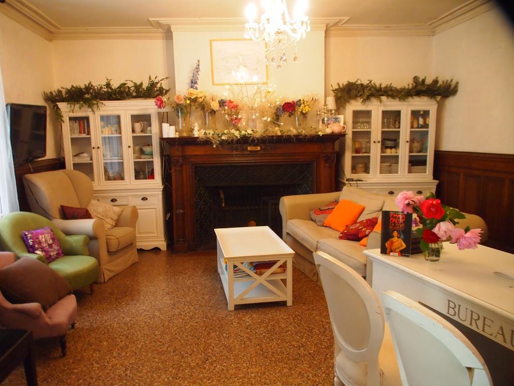 Hotel Emma Calve Millau Luaran gambar