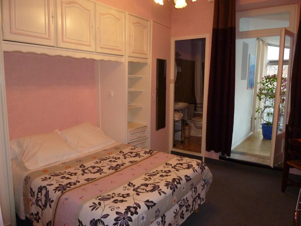 Hotel Emma Calve Millau Bilik gambar