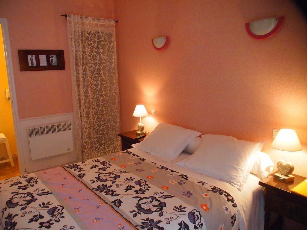Hotel Emma Calve Millau Bilik gambar