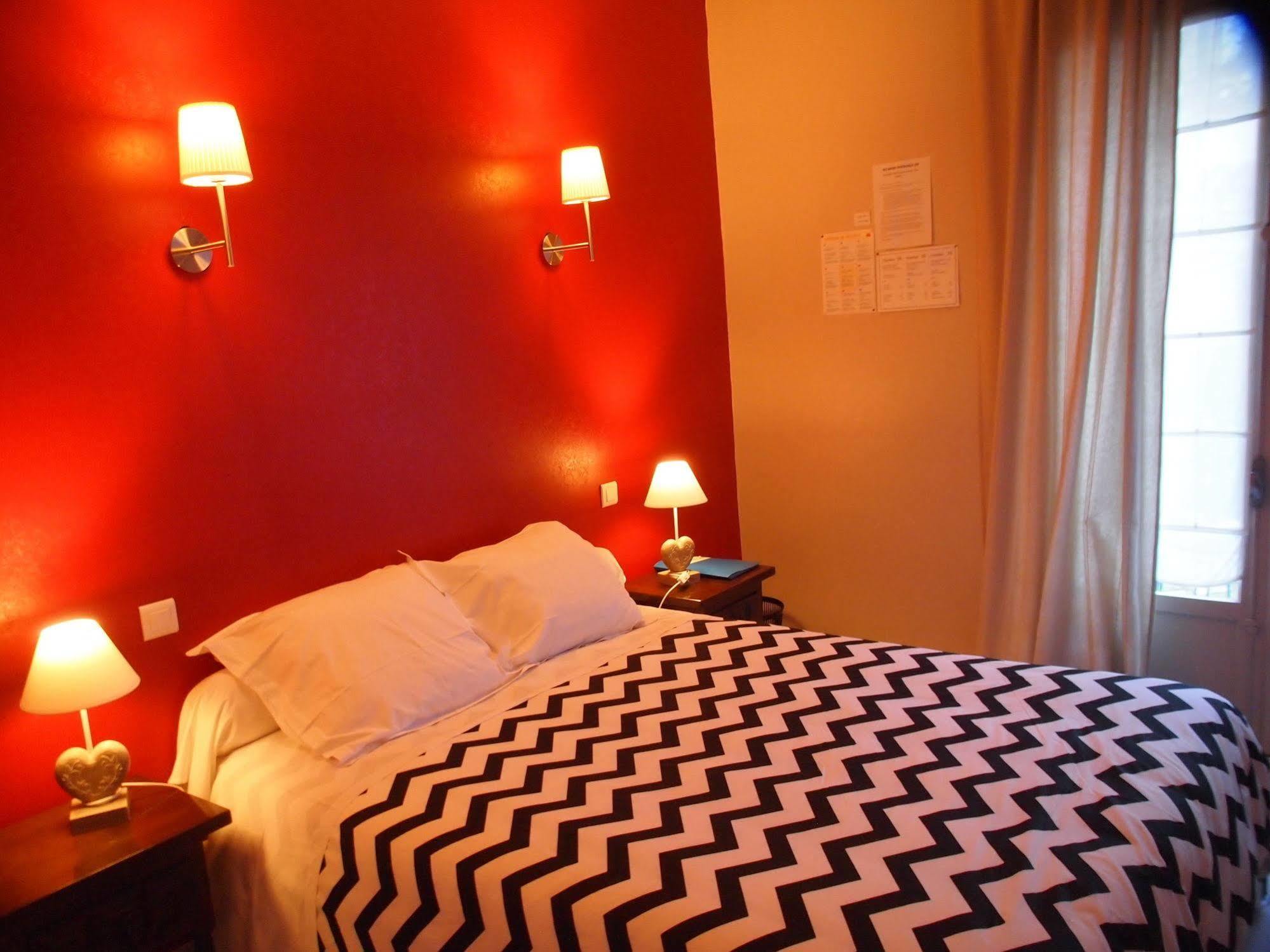 Hotel Emma Calve Millau Luaran gambar