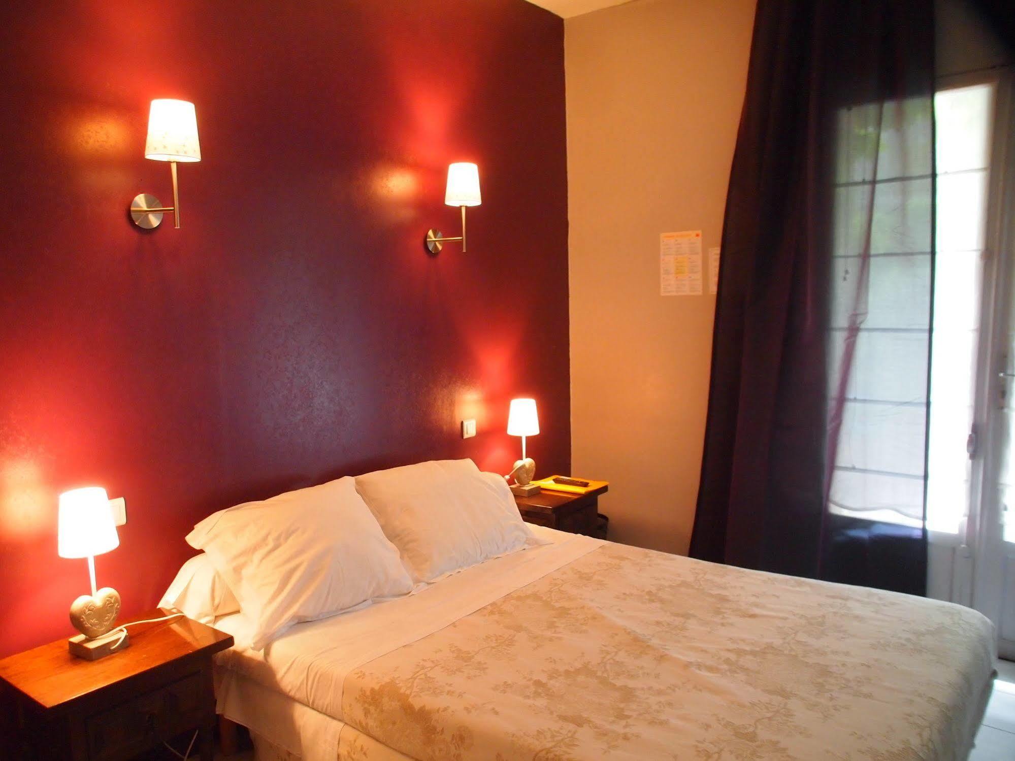 Hotel Emma Calve Millau Luaran gambar