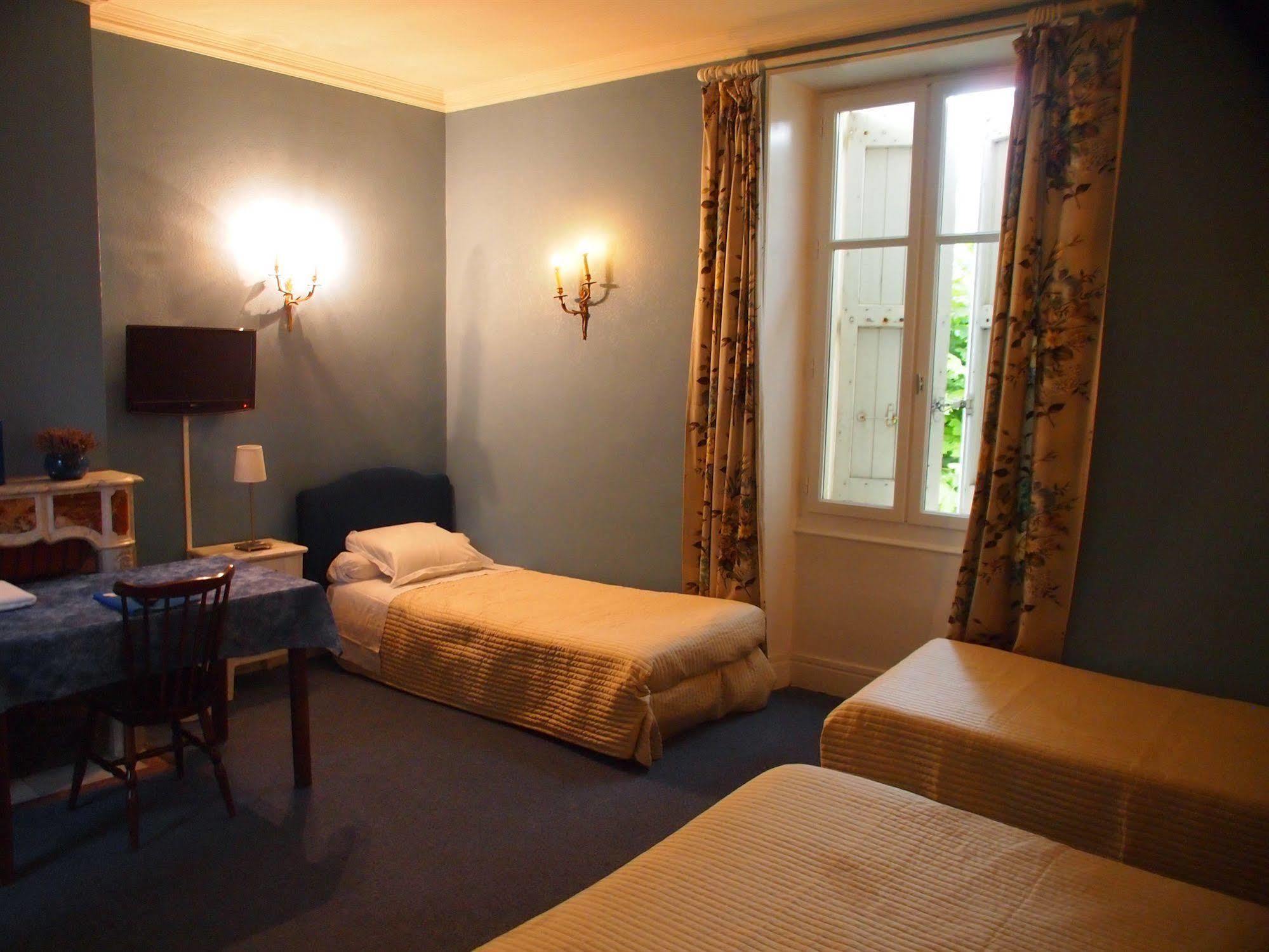 Hotel Emma Calve Millau Luaran gambar