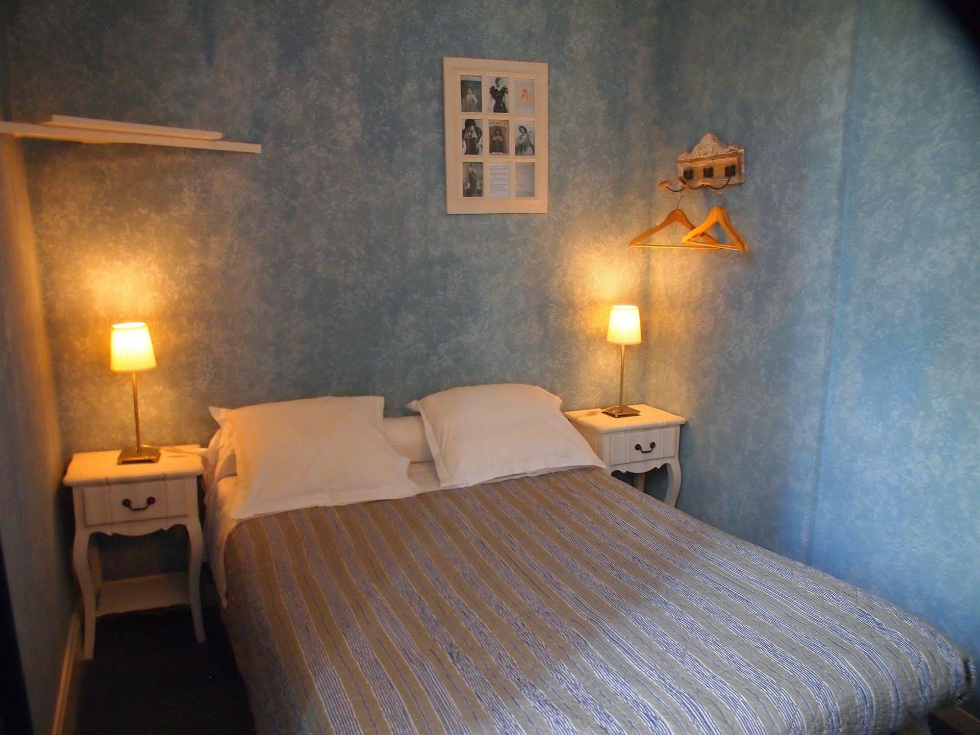 Hotel Emma Calve Millau Luaran gambar