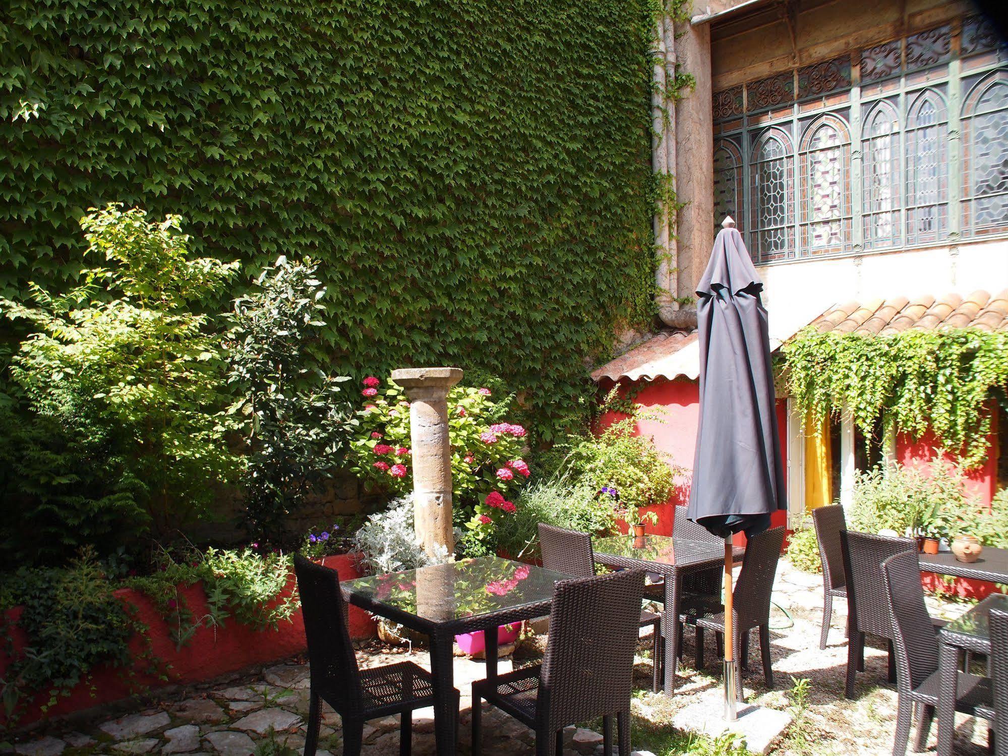 Hotel Emma Calve Millau Luaran gambar